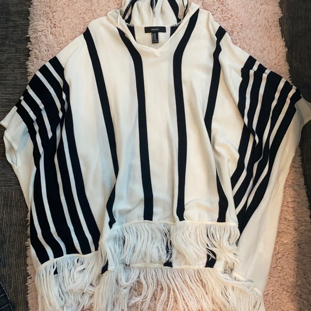 Stripped hooded sweater